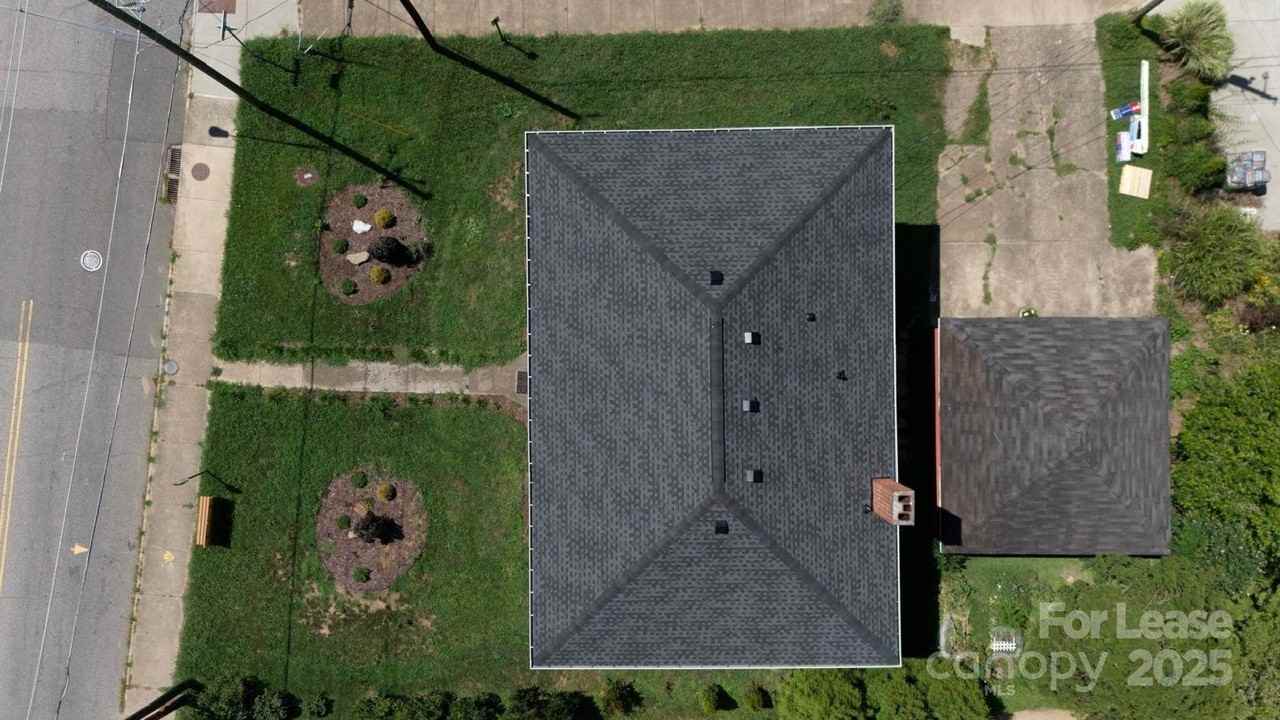 300 Charlotte St - Photo 2 of 11