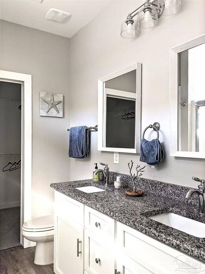 5446 Medina Rd - Photo 6 of 11