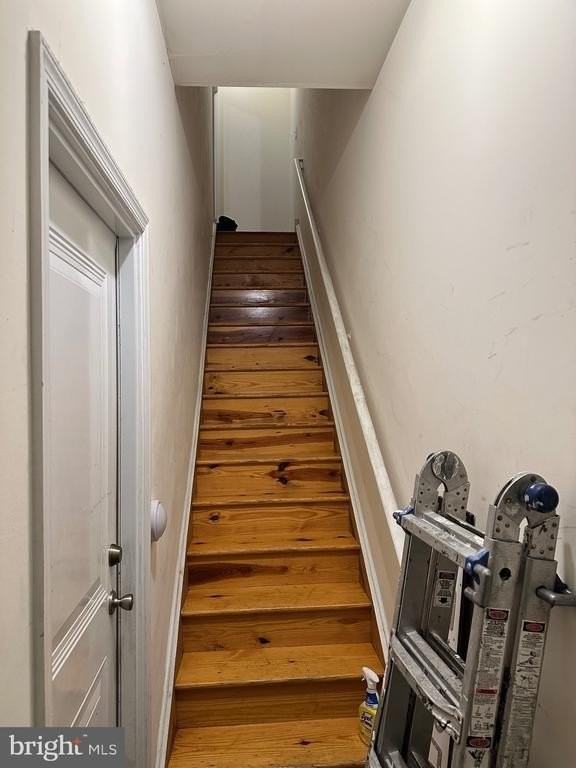 2258 N Park Ave - Photo 2 of 13