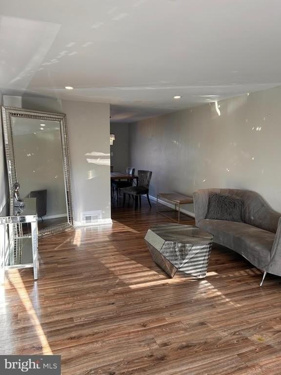 777 Bennington Rd - Photo 6 of 34