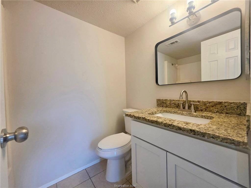 1020 Autumn Cir #C - Photo 5 of 9