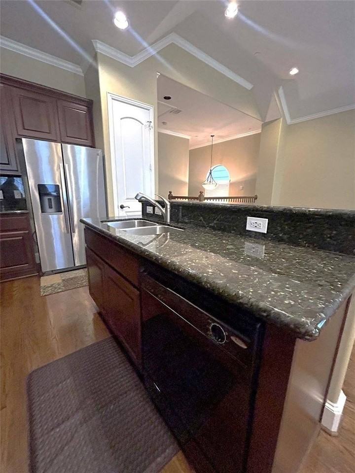 6353 Richmond Ave #118 - Photo 7 of 24