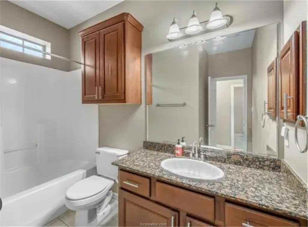 318 Forest Dr - Photo 3 of 7