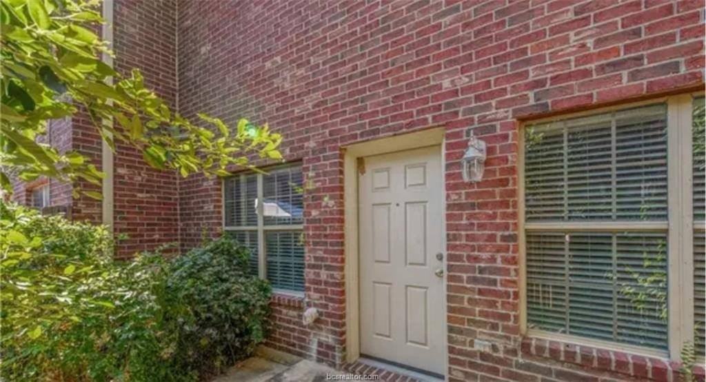 318 Forest Dr - Photo 4 of 7