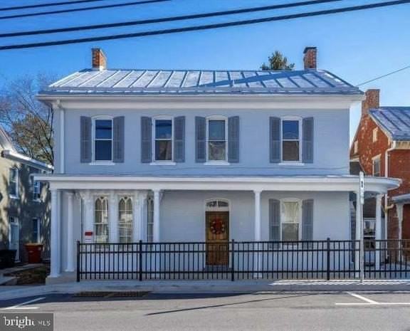 6 N Main St