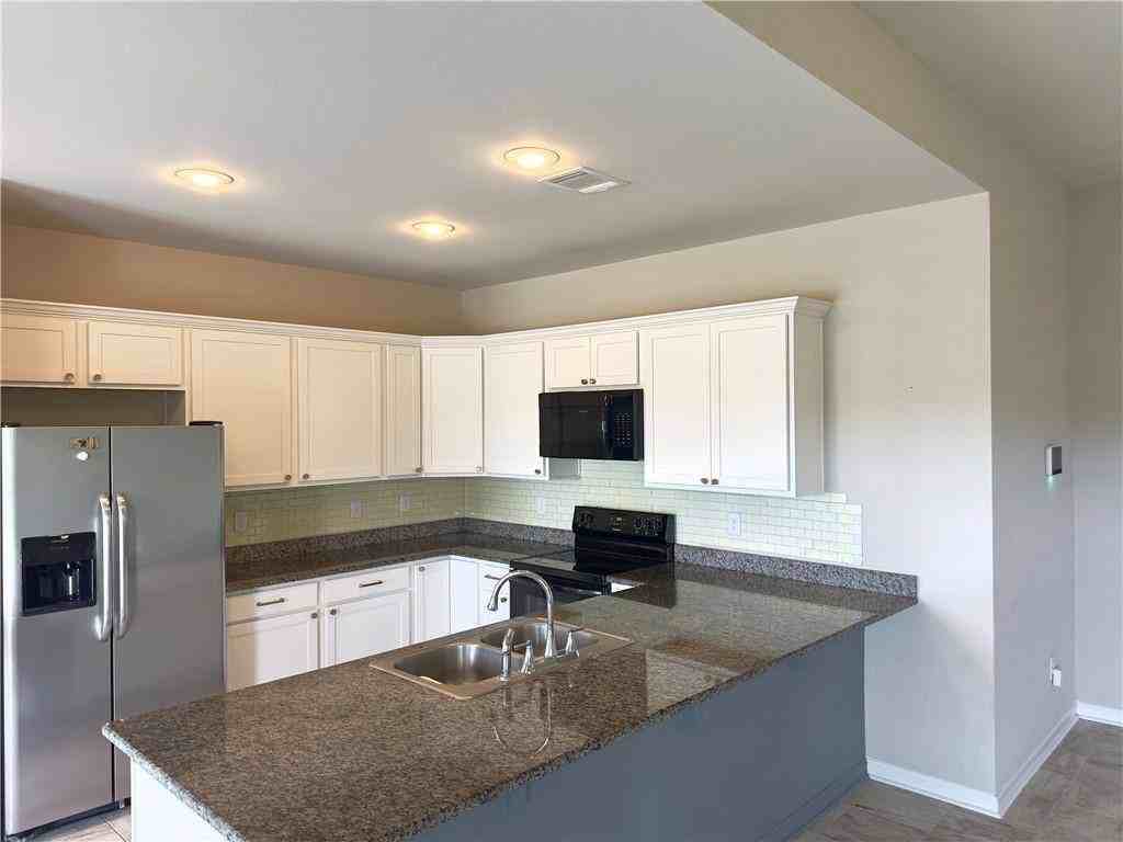 11146 Regency Ave - Photo 3 of 10