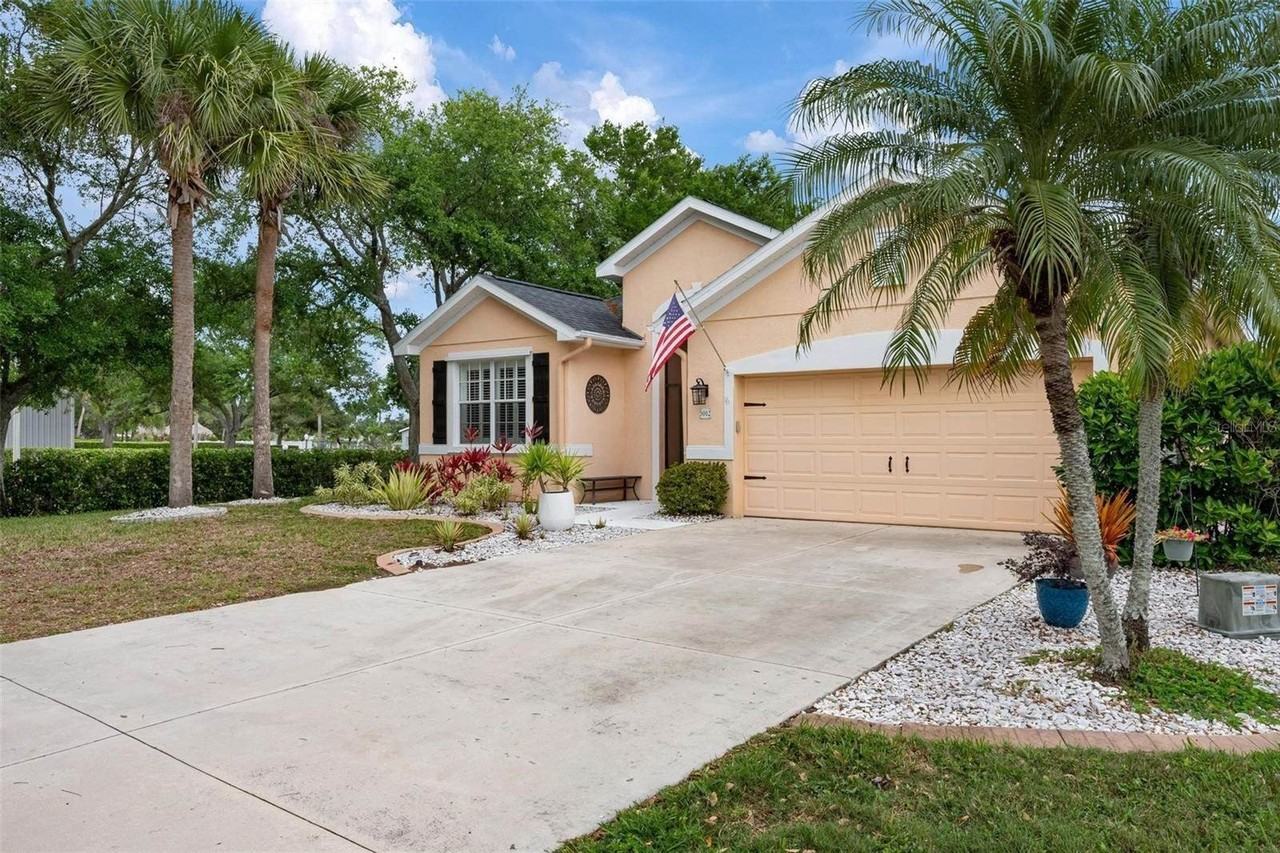 5012 Lakehurst Ct - Photo 2 of 40
