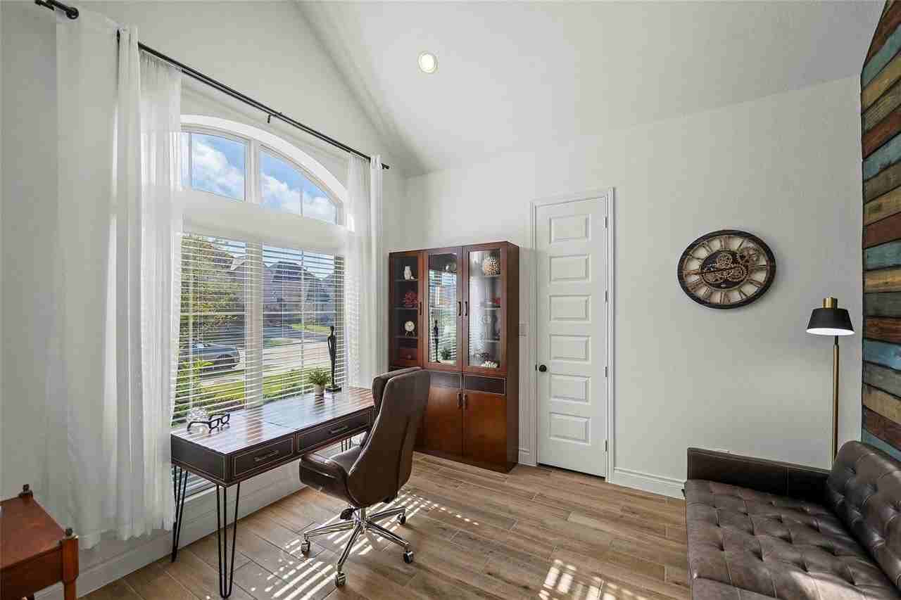 2126 Partridgeberry Ln - Photo 4 of 40