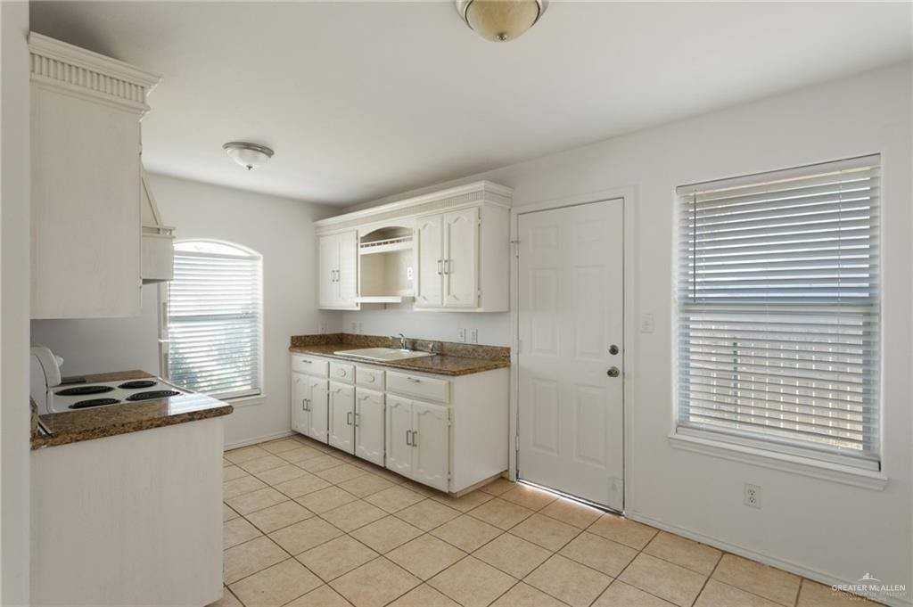 705 W Bronze Dr #2 - Photo 4 of 10