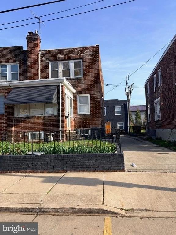 220 N 9th St