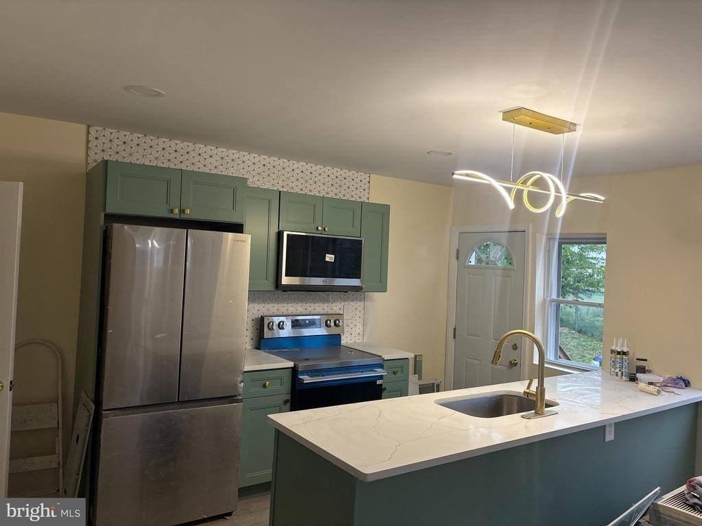 220 N 9th St - Photo 3 of 5