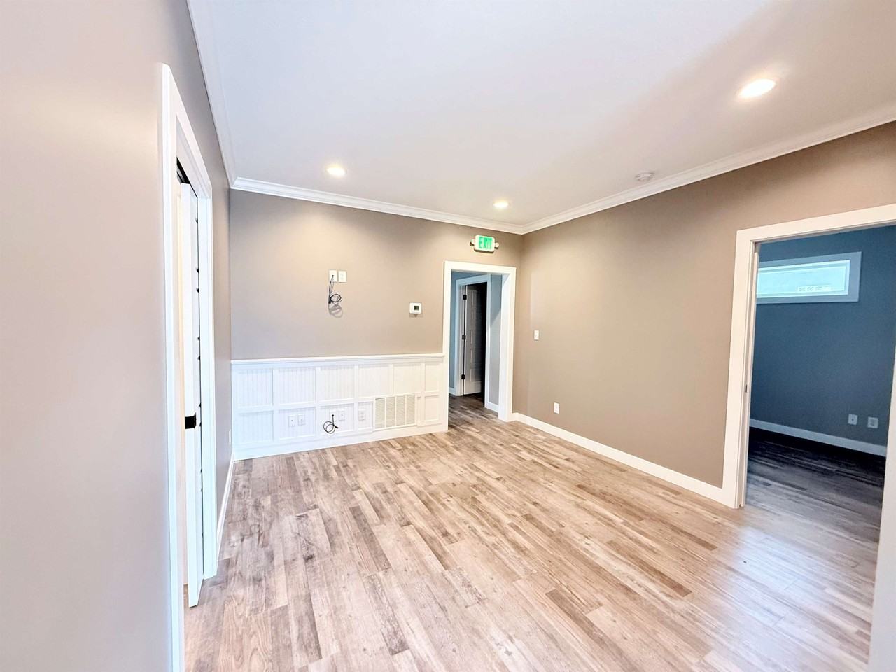 668 Hulman St - Photo 4 of 13