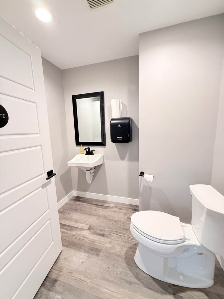668 Hulman St - Photo 7 of 13