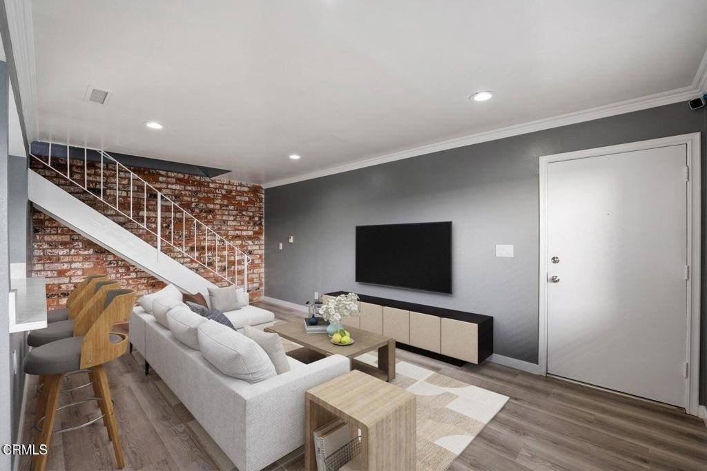 2612 Tiller Ave - Photo 3 of 7