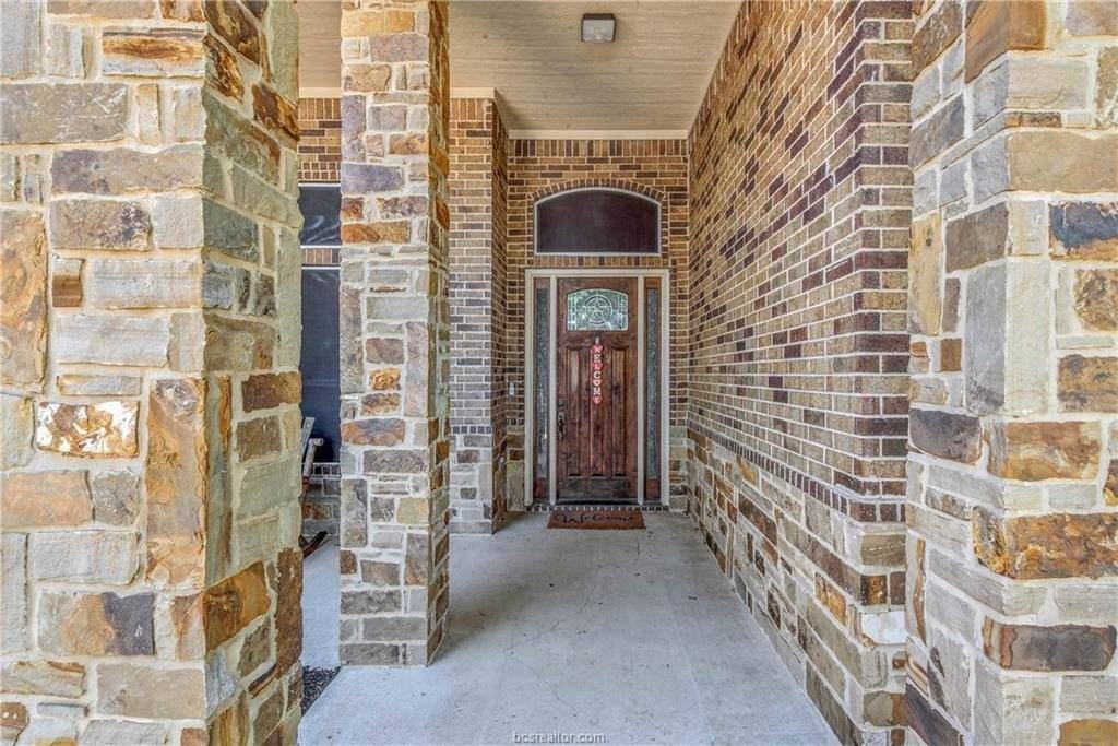 15701 Timber Creek Ln - Photo 3 of 25