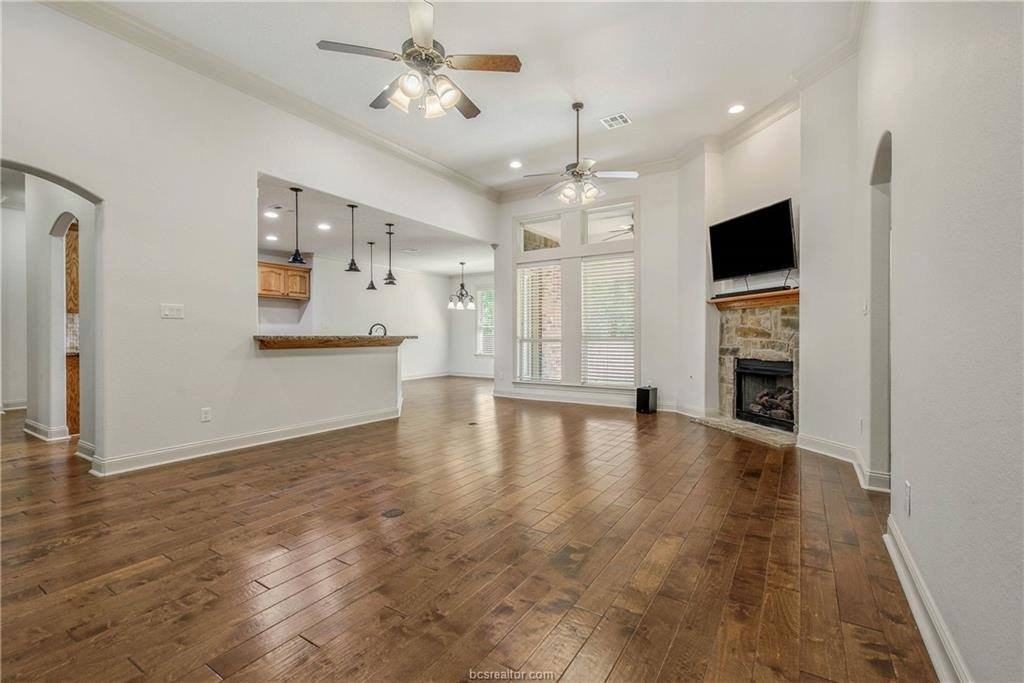 15701 Timber Creek Ln - Photo 6 of 25