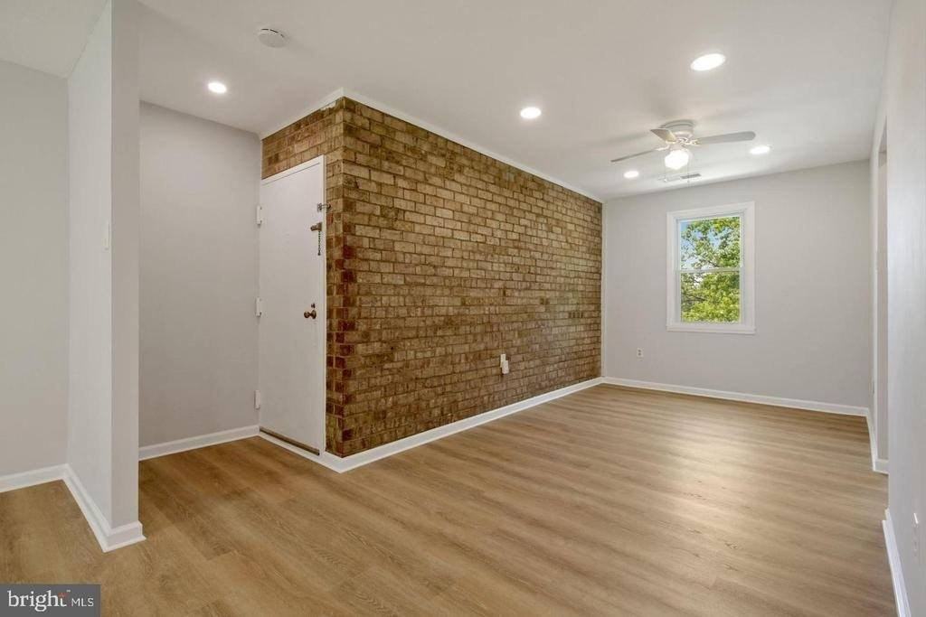 728 Quince Orchard Blvd #201 - Photo 7 of 19