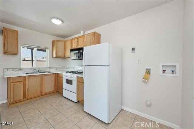 45027 Division St - Photo 2 of 11