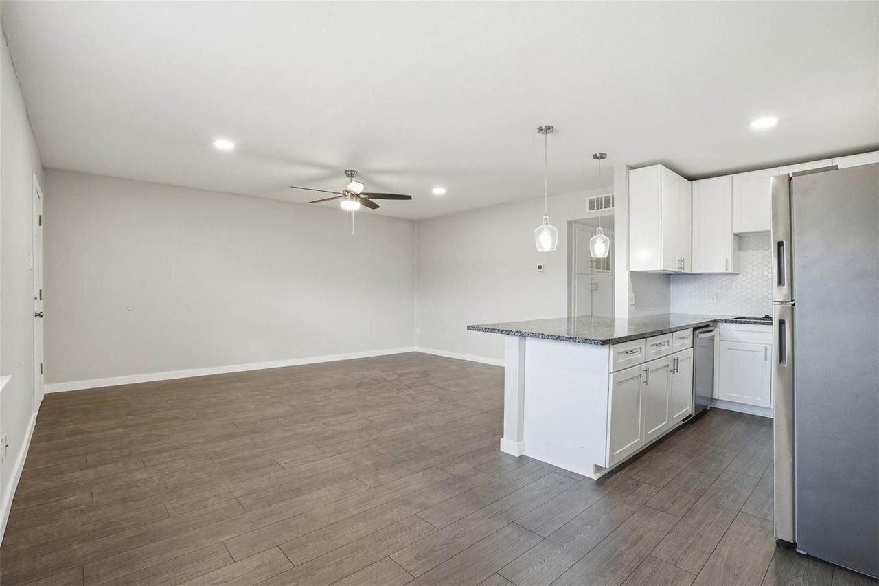 201 S Kansas Ave #C - Photo 4 of 18
