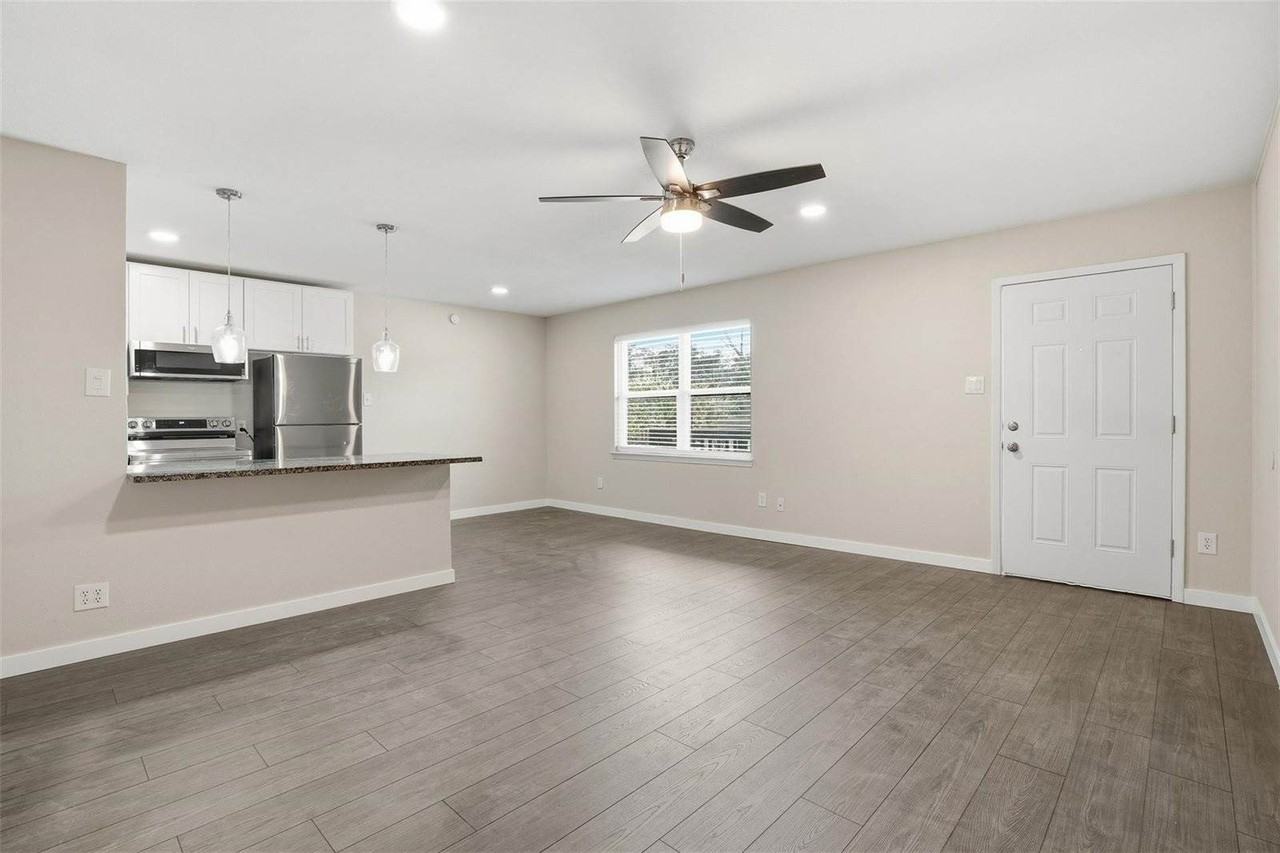 201 S Kansas Ave #C - Photo 5 of 18