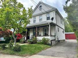 featured image of 32 Herbert Ave