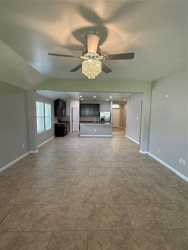 3042 Specklebelly Dr - Photo 5 of 20