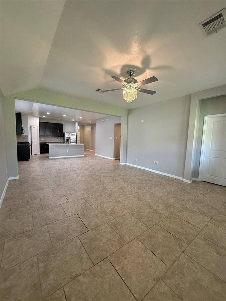 3042 Specklebelly Dr - Photo 6 of 20