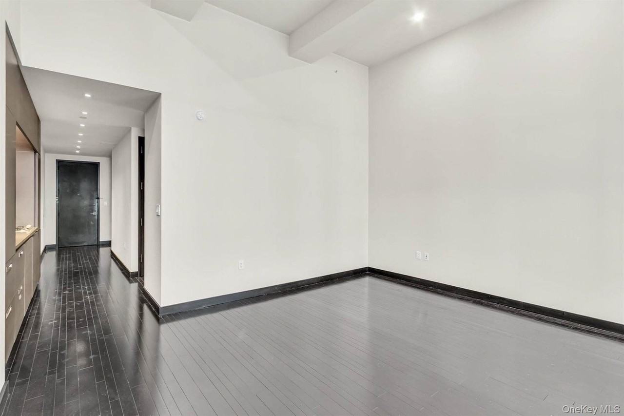 20 Pine St #609 - Photo 2 of 50