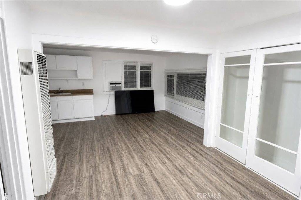 1007 E Maple St #5 - Photo 5 of 7
