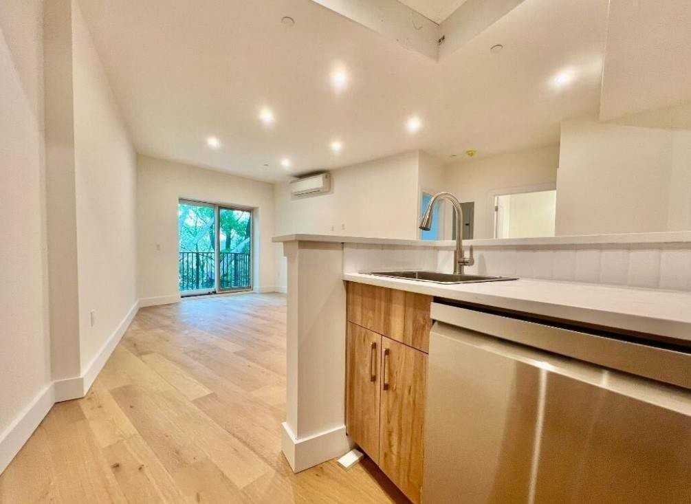 3865 Amboy Rd - Photo 2 of 7