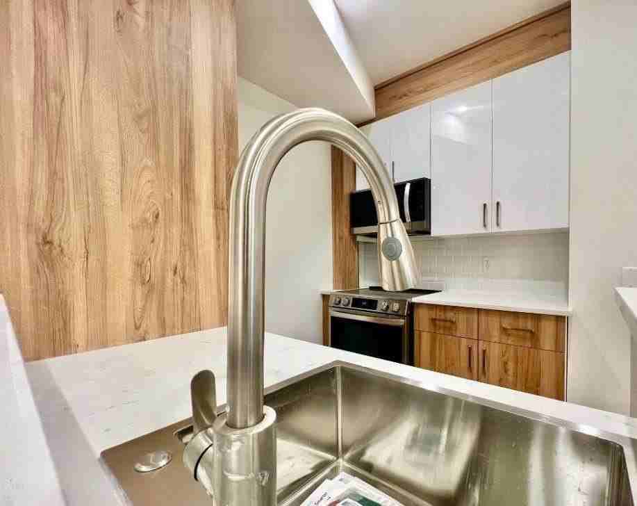 3865 Amboy Rd - Photo 3 of 7