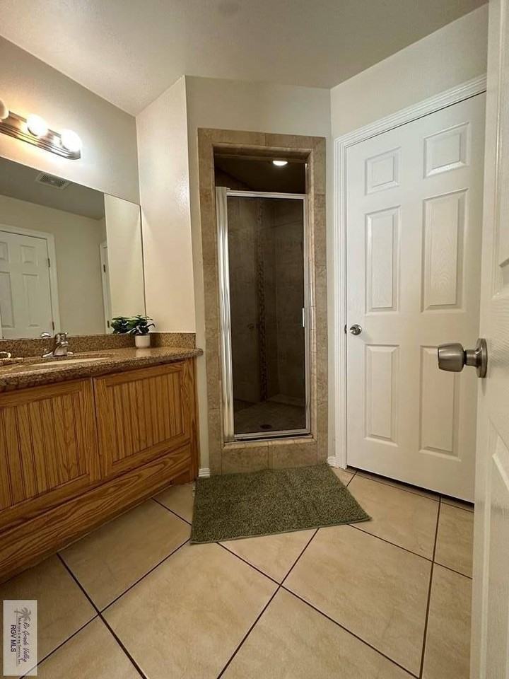 2000 Westminster Cir #2048 - Photo 6 of 12