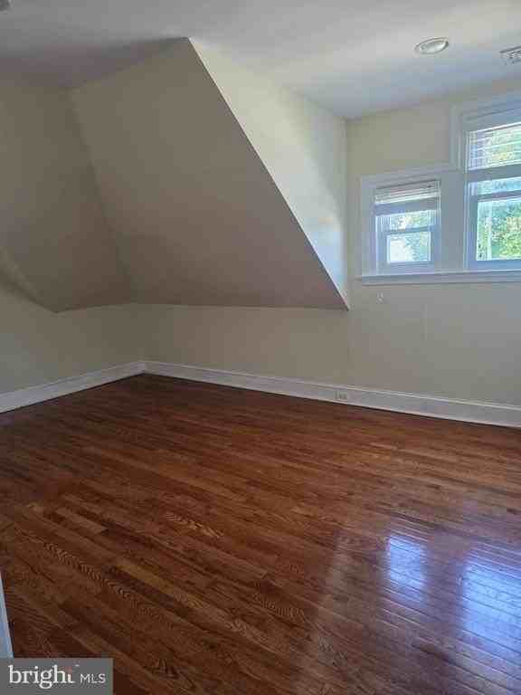 233 Garfield Ave #5 - Photo 3 of 9