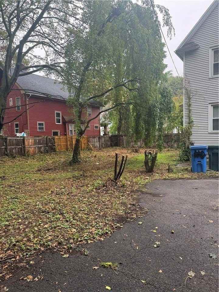 57 Ellison St - Photo 4 of 16
