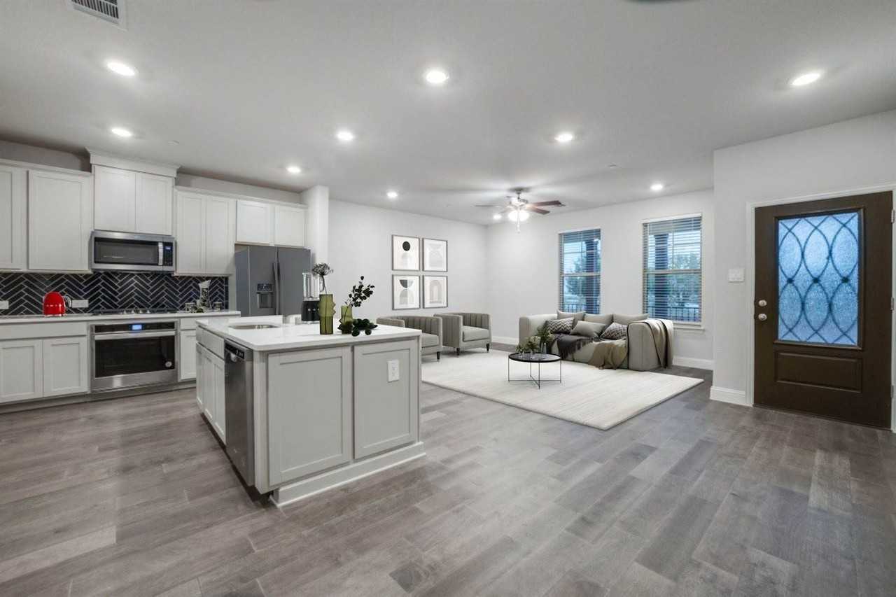 7833 Sunset Blvd - Photo 3 of 28