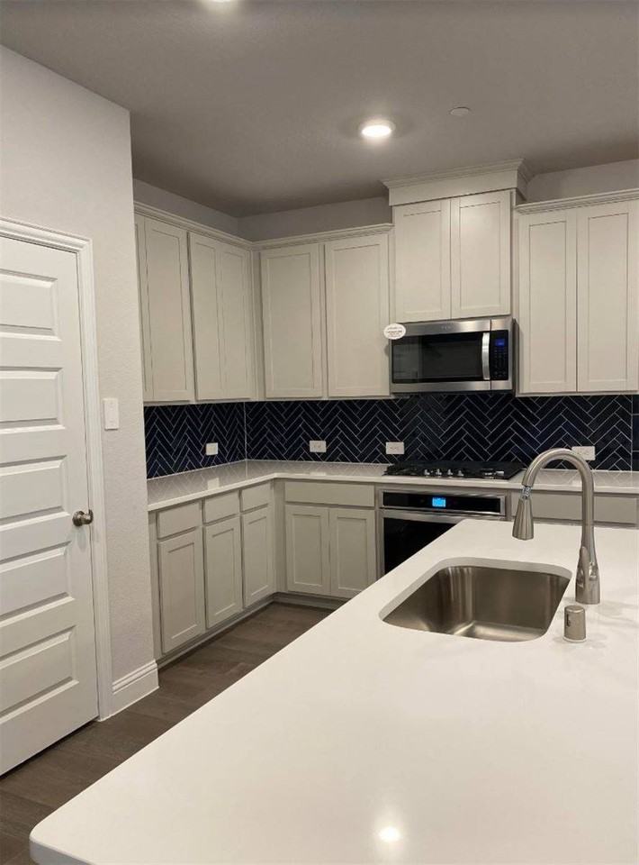 7833 Sunset Blvd - Photo 4 of 28