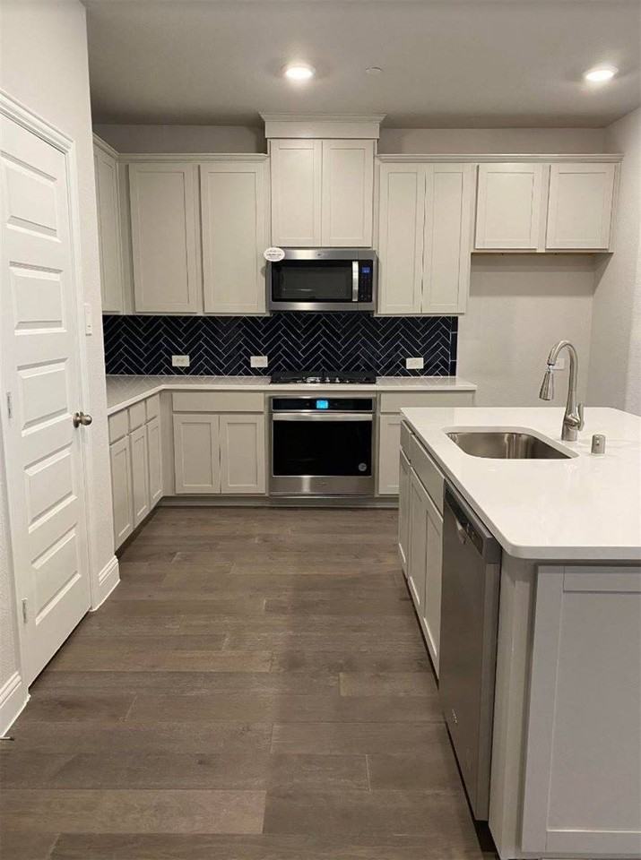 7833 Sunset Blvd - Photo 5 of 28