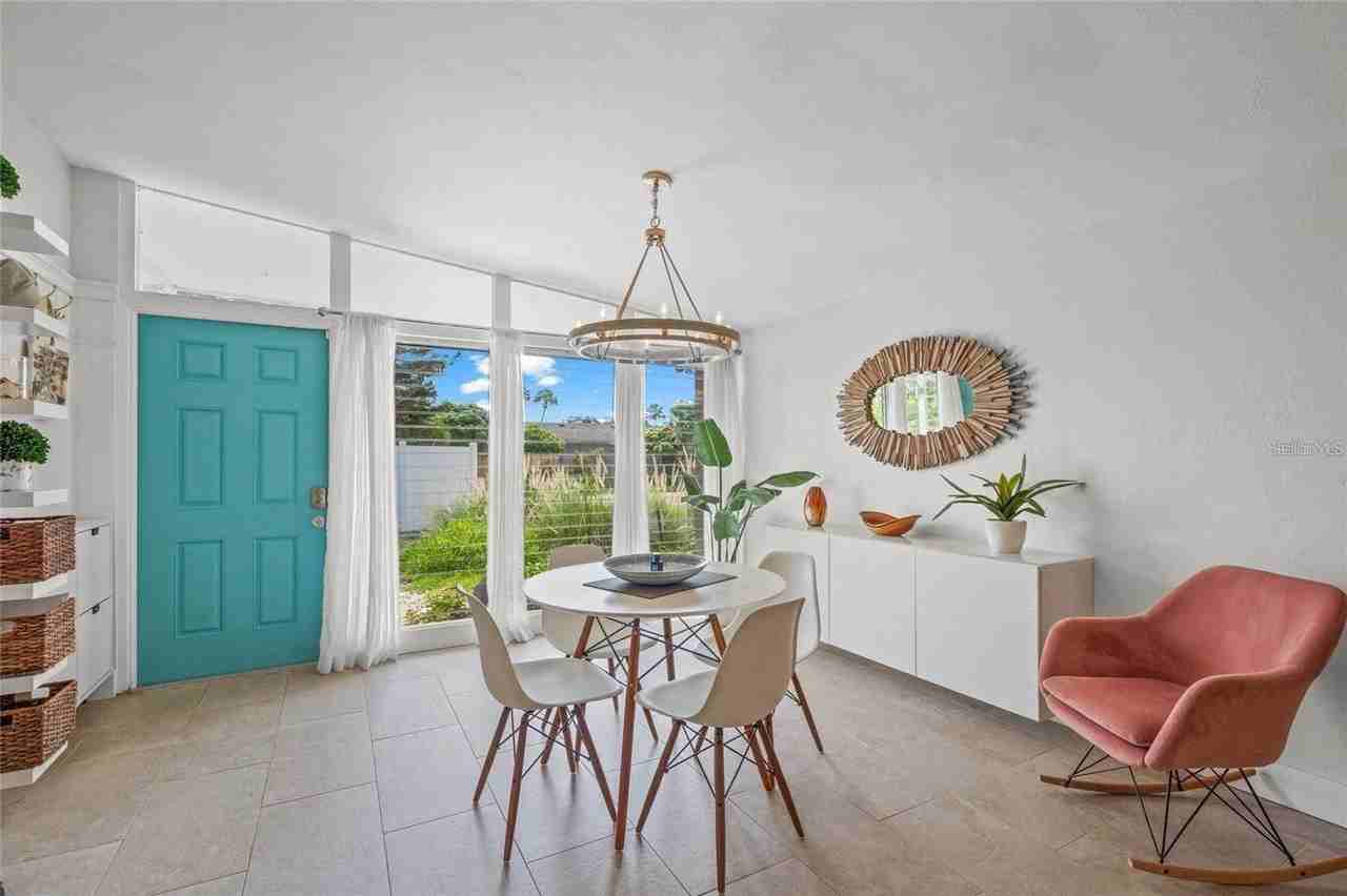 4801 Sarasota Ave - Photo 3 of 34