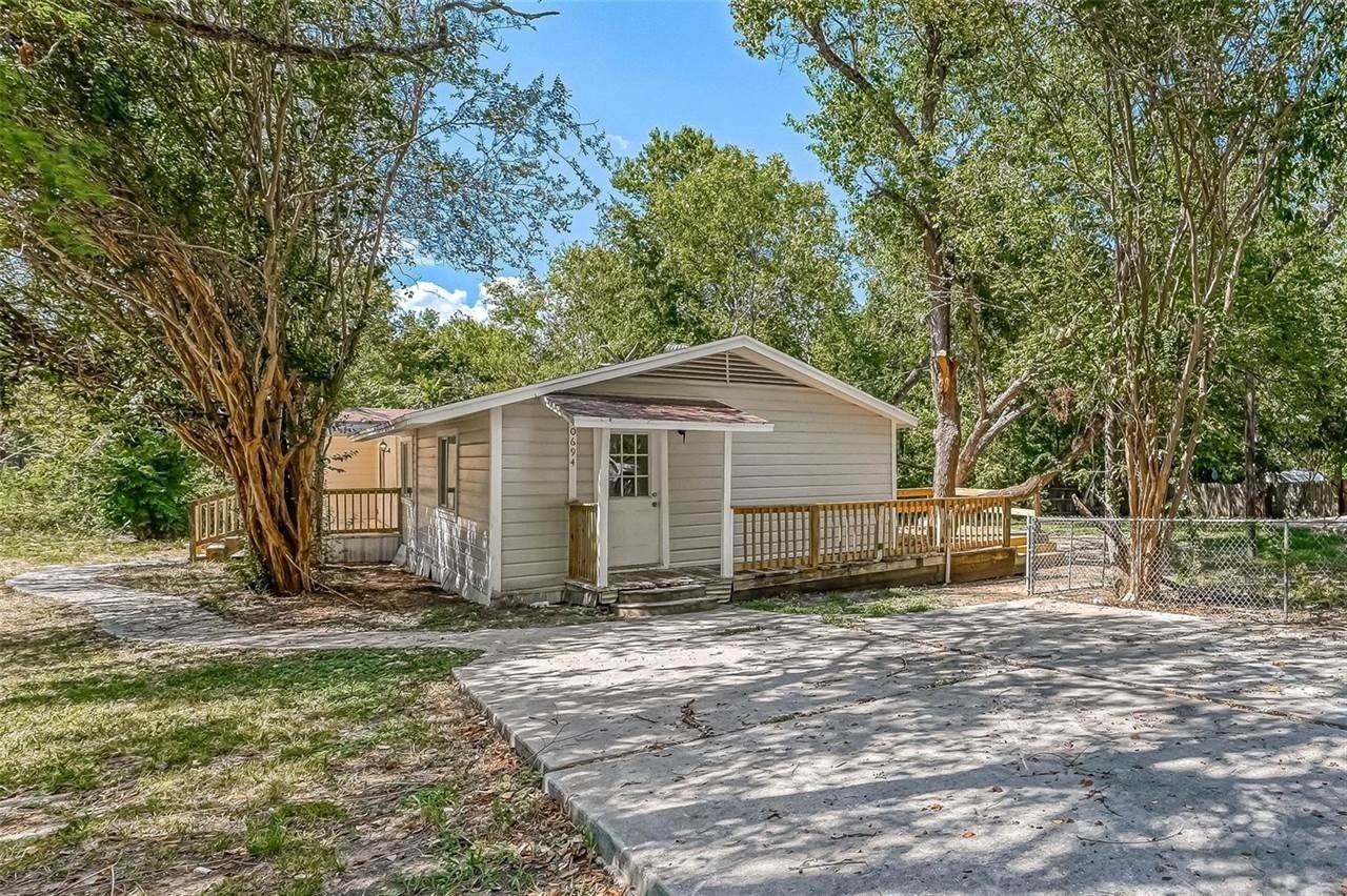10694 Pine St - Photo 2 of 18