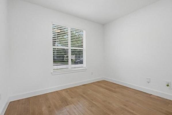 11210 Log Cabin Ln - Photo 6 of 26