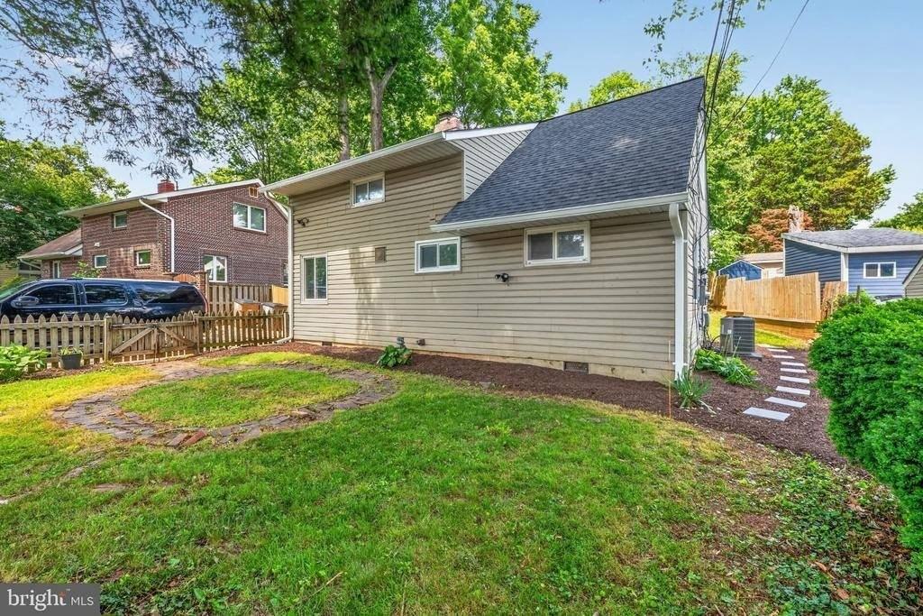 303 Nimitz Ave - Photo 2 of 29