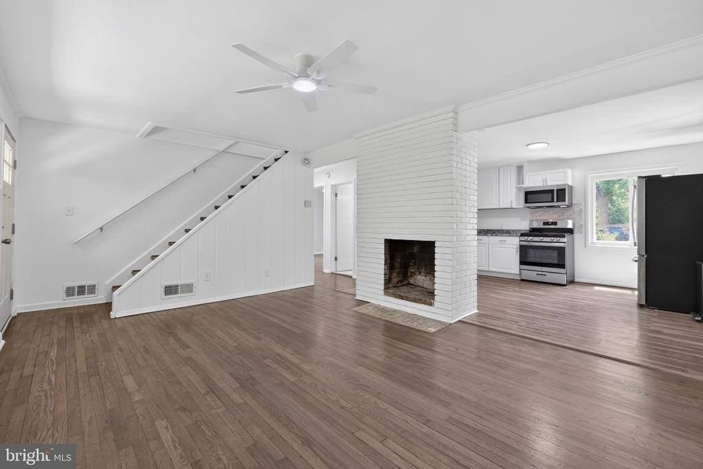 303 Nimitz Ave - Photo 3 of 29