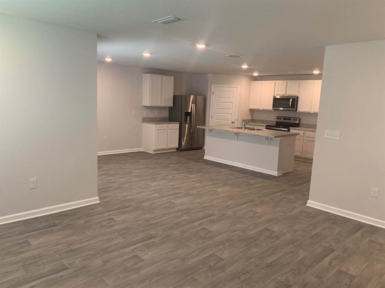 642 Earl Godwin Rd - Photo 5 of 22