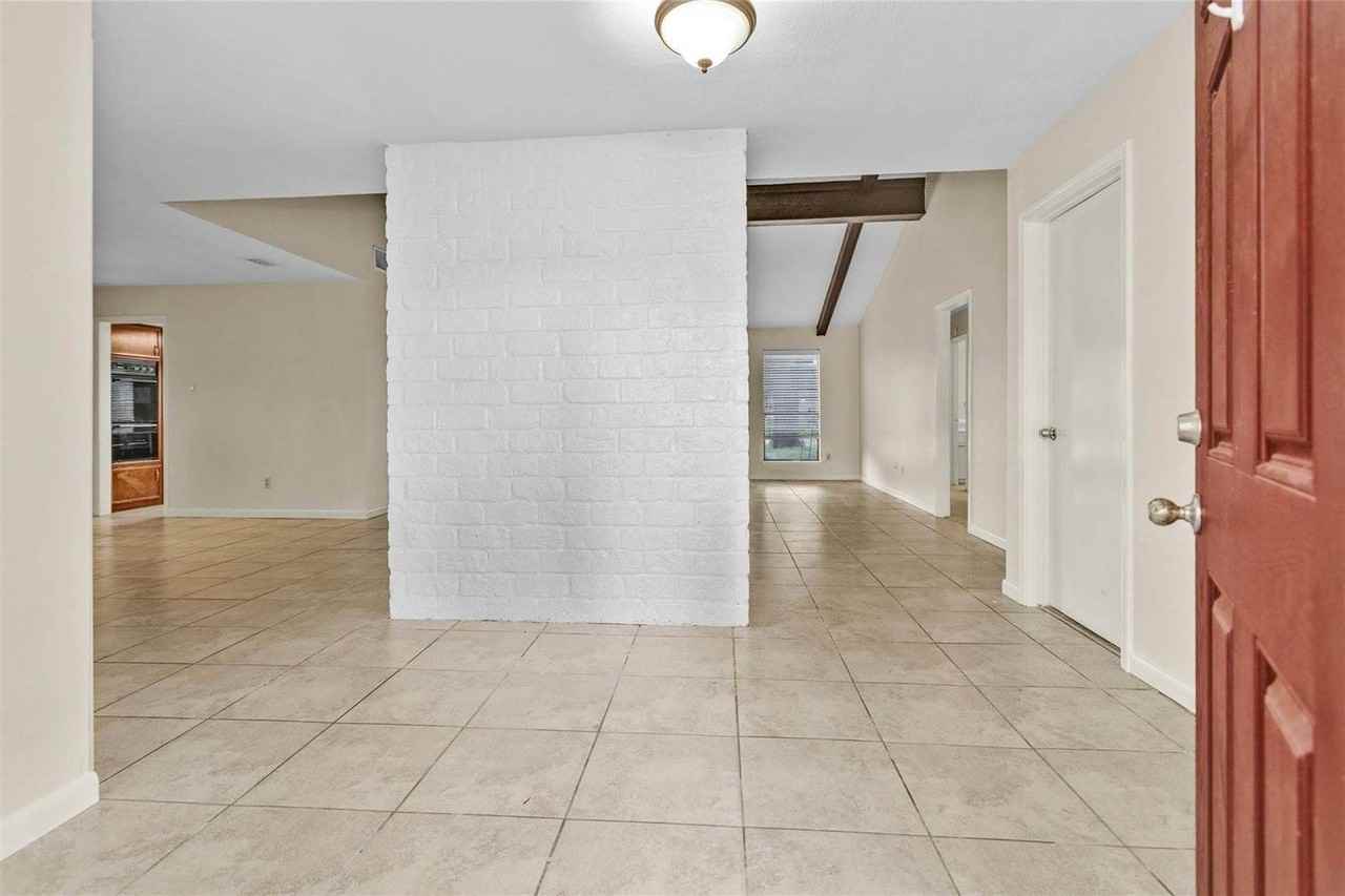 3127 Wagon Trail Dr - Photo 4 of 27