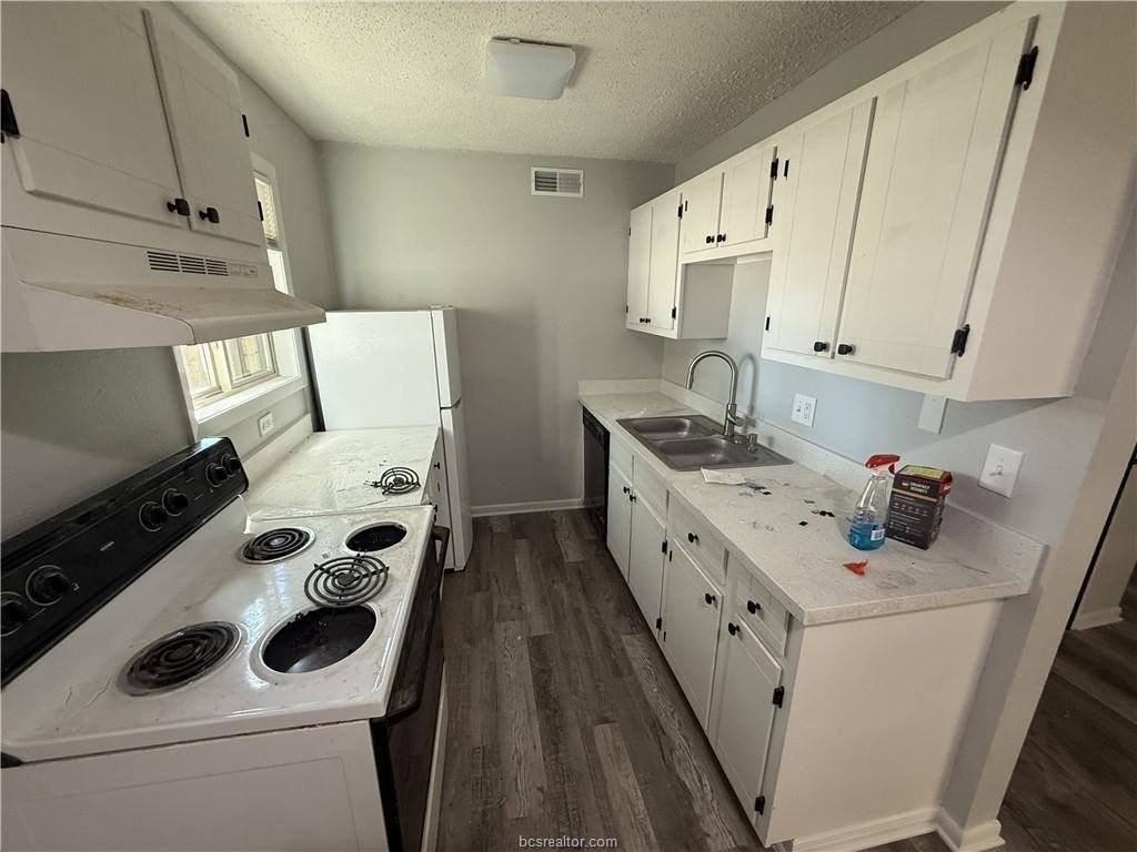 314 S Haswell Dr #B - Photo 3 of 8