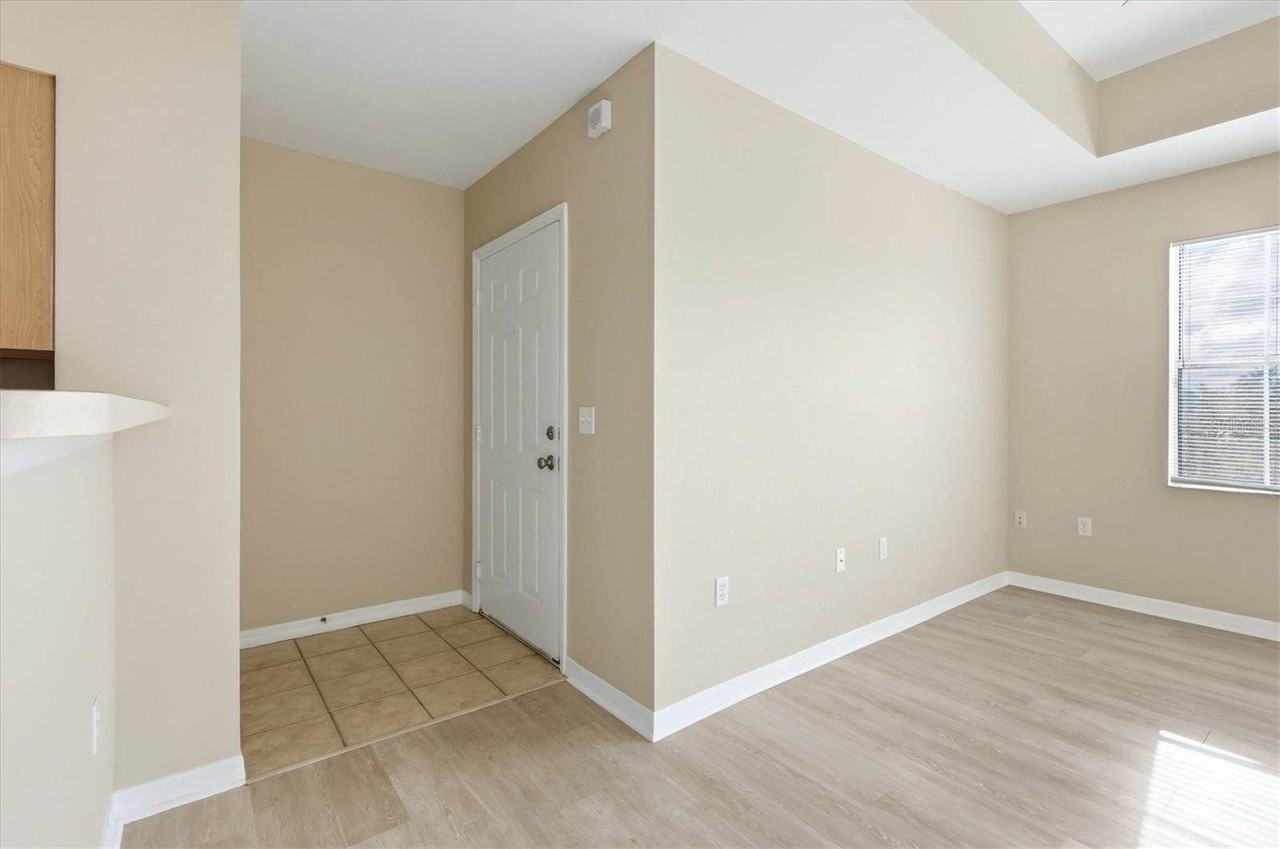 1015 Villagio Cir #202 - Photo 4 of 14