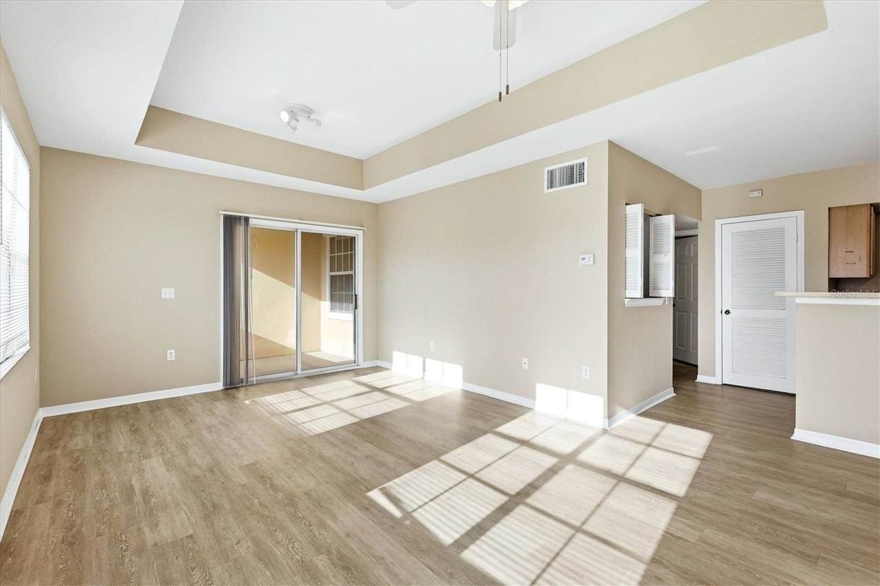 1015 Villagio Cir #202 - Photo 5 of 14