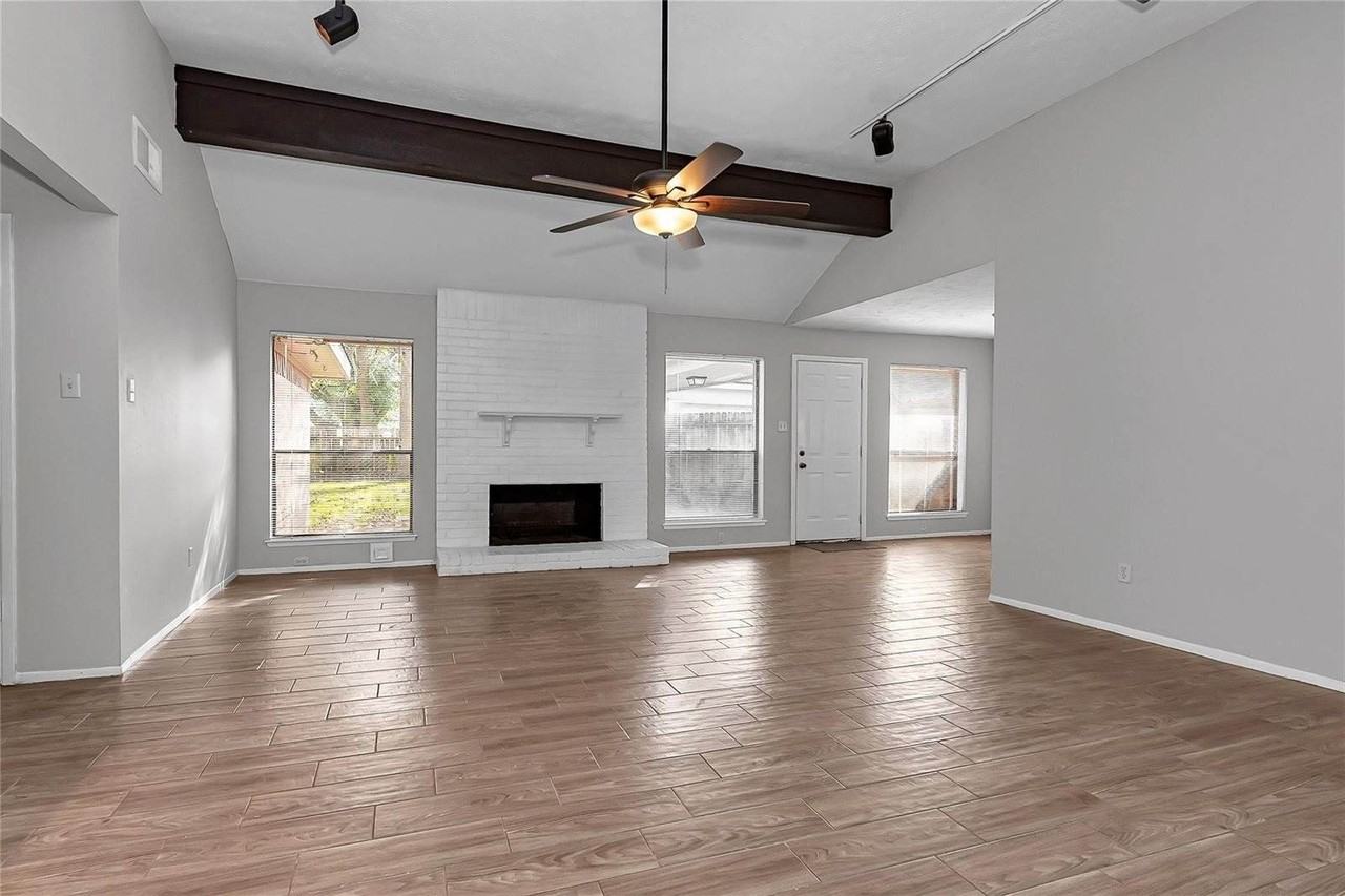 2710 Green Fields Dr - Photo 2 of 37