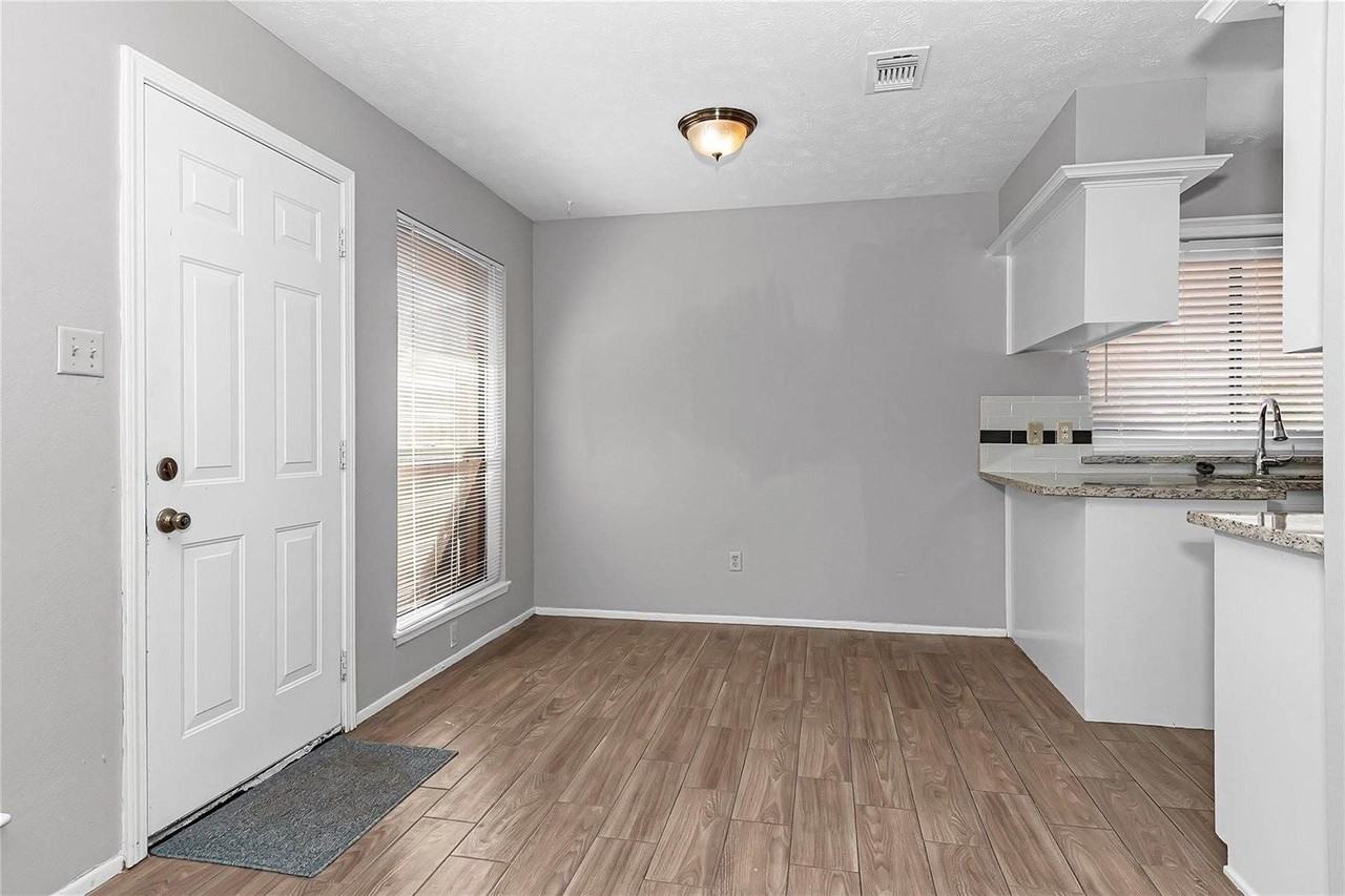 2710 Green Fields Dr - Photo 5 of 37