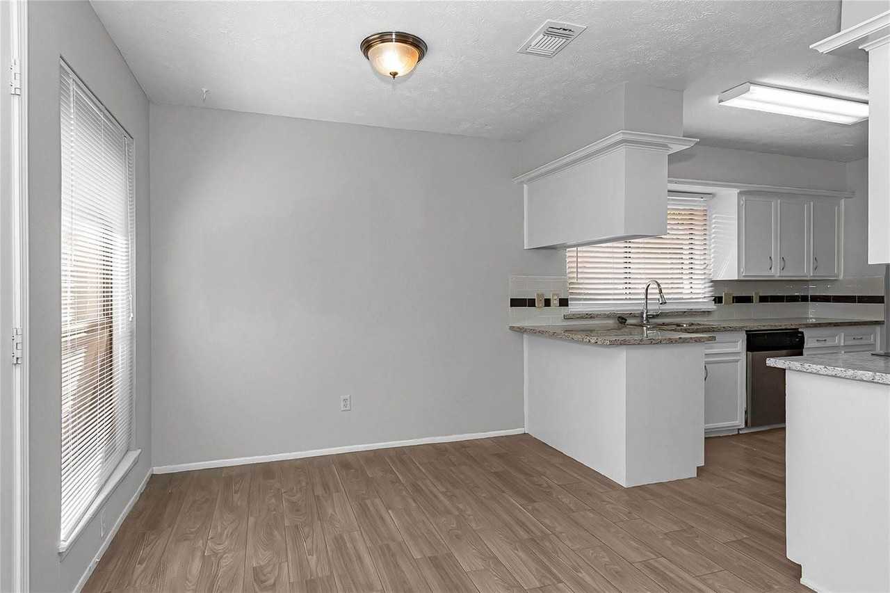 2710 Green Fields Dr - Photo 6 of 37